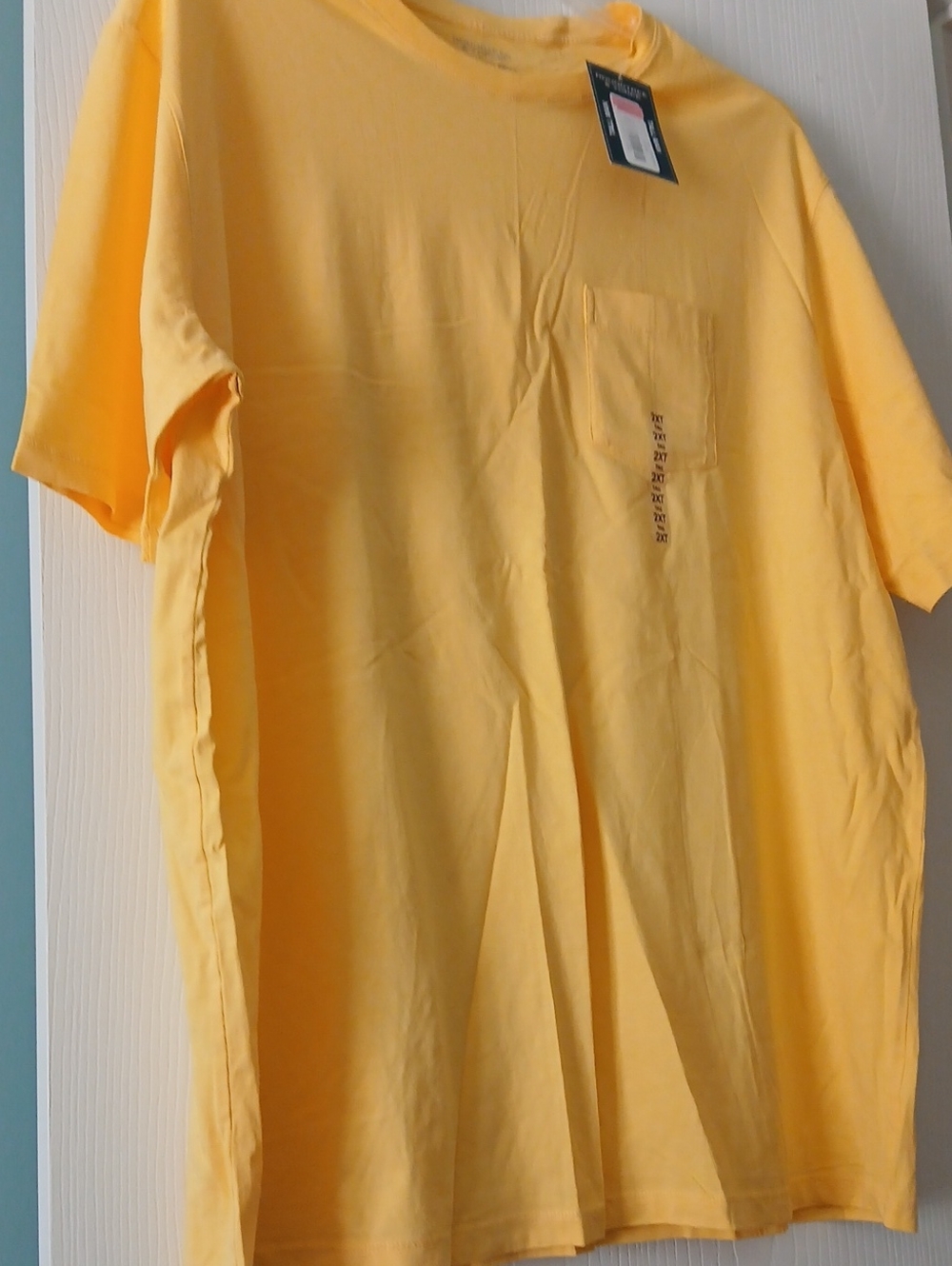 Roundtree & Yorke Men's Yellow Short Sleeve Pocket Tee